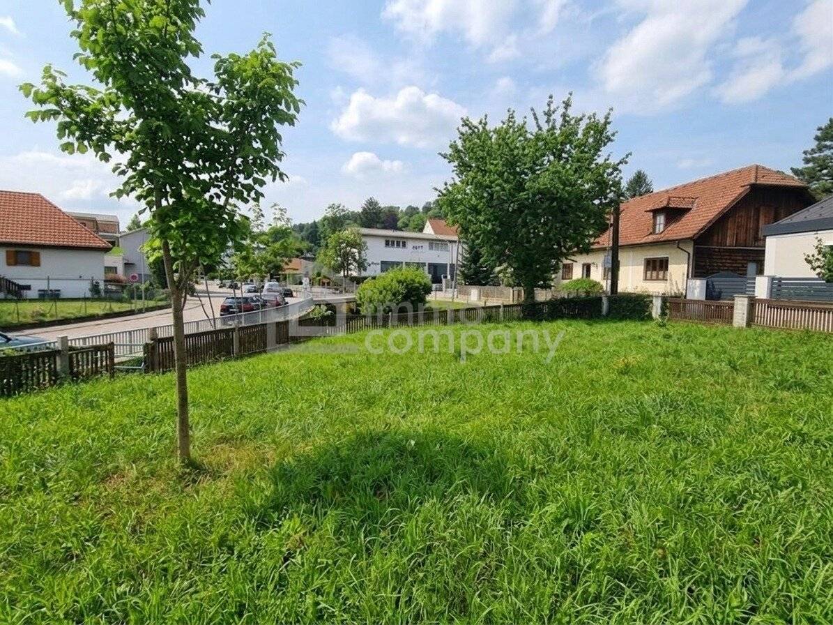 Sonniges Baugrundstück in Kierling mit Vollerschließung