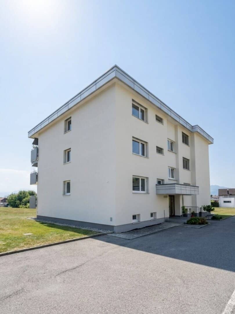 Bright terrace apartment with balcony and cellar in Klaus