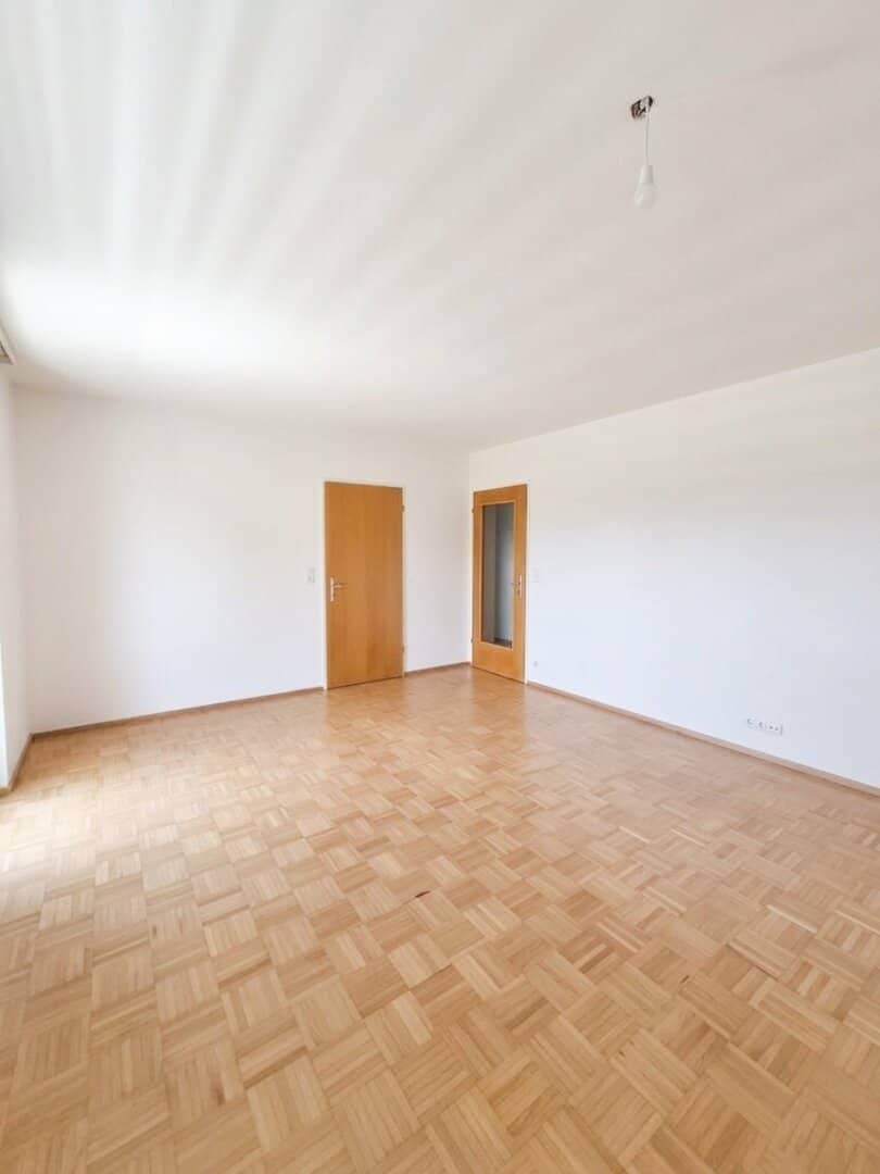 Bright terrace apartment with balcony and cellar in Klaus