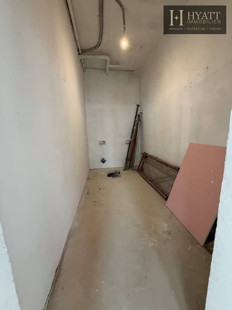 Großzügiges Geschäftslokal mit Südausrichtung in zentraler Lage