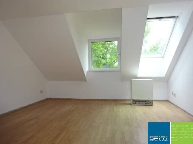 Ruhige Dachgeschosswohnung mit guter Raumaufteilung