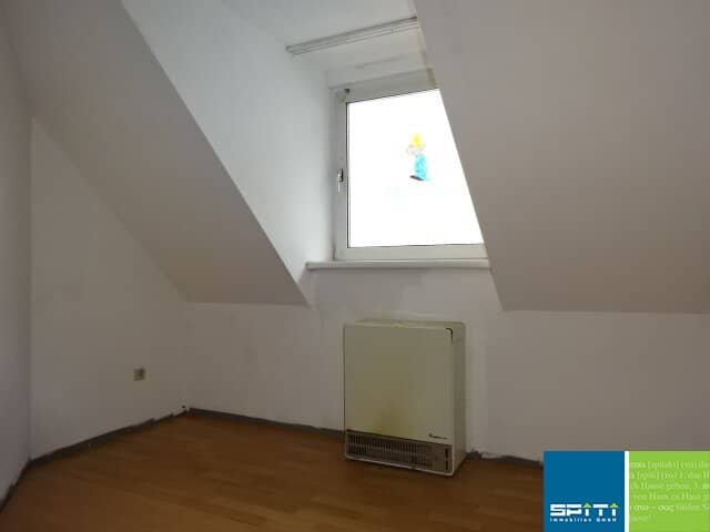 Ruhige Dachgeschosswohnung mit guter Raumaufteilung