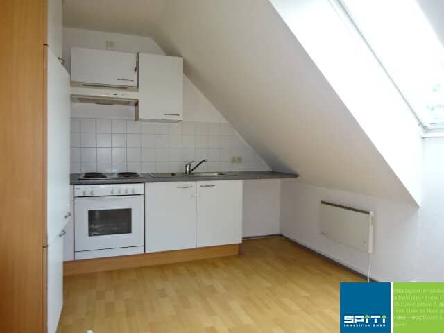 Ruhige Dachgeschosswohnung mit guter Raumaufteilung