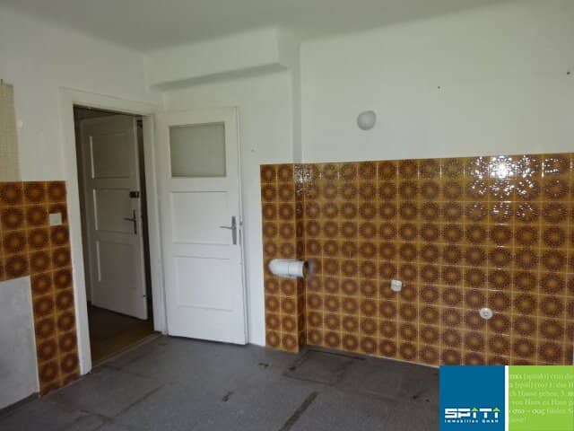 Erdgeschosswohnung mit Gartenanteil und Keller