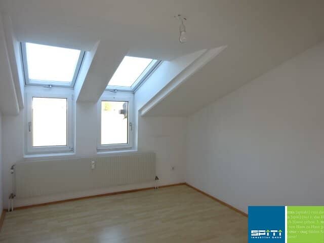 Helle Maisonettewohnung mit Balkon in ruhiger Lage