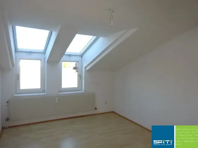 Helle Maisonettewohnung mit Balkon in ruhiger Lage