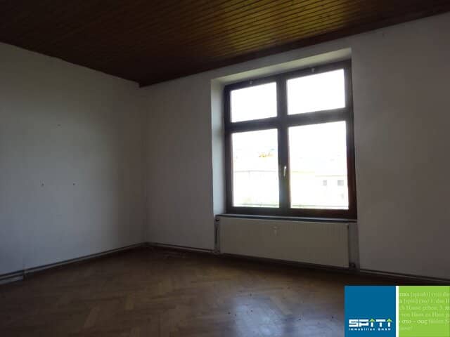 Ruhige 2 Zimmer Wohnung mit Gartenanteil und Kellerabteil