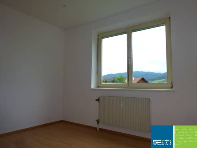 Helle 4 Zimmer Wohnung mit Balkon und Loggia