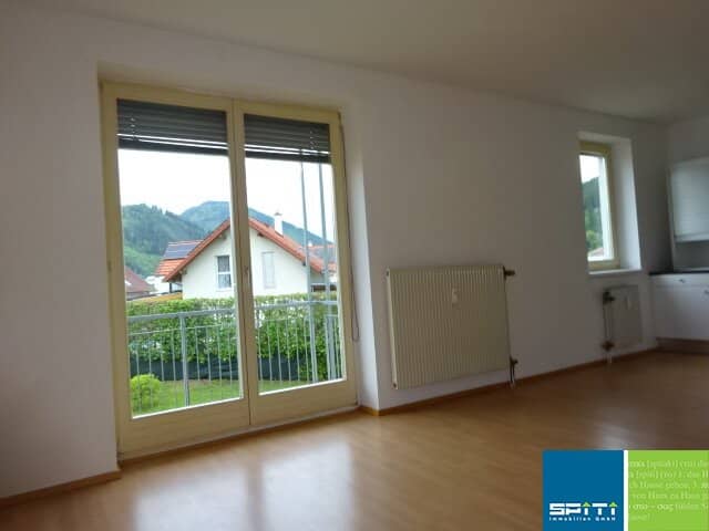 Helle 4 Zimmer Wohnung mit Balkon und Loggia