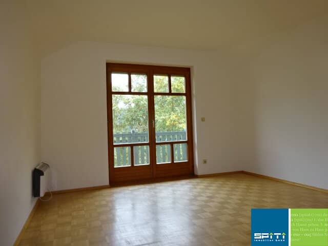 Bright apartment with balcony and parking in quiet location