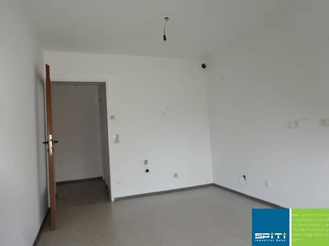 Bright apartment with balcony and parking in quiet location