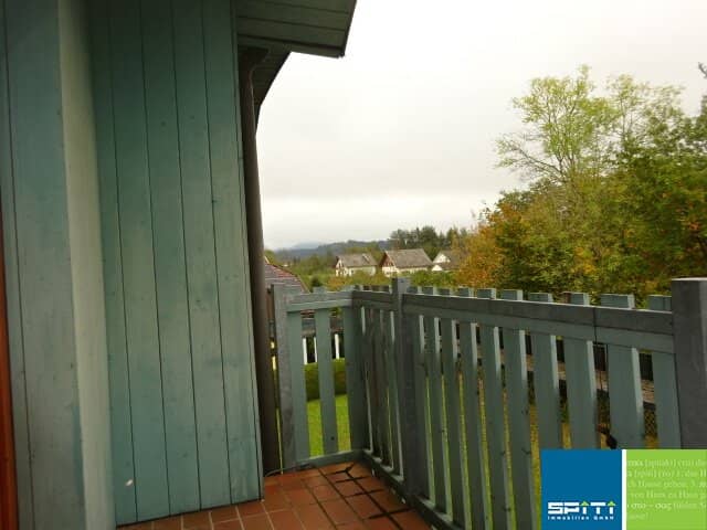 Bright apartment with balcony and parking in quiet location