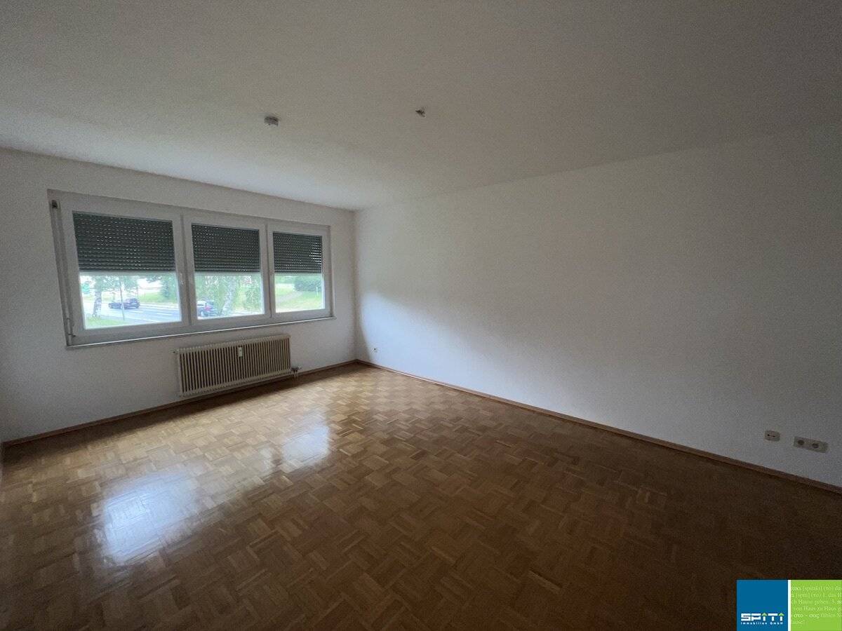 Bright 2 Room Apartment with Parquet in Brückl