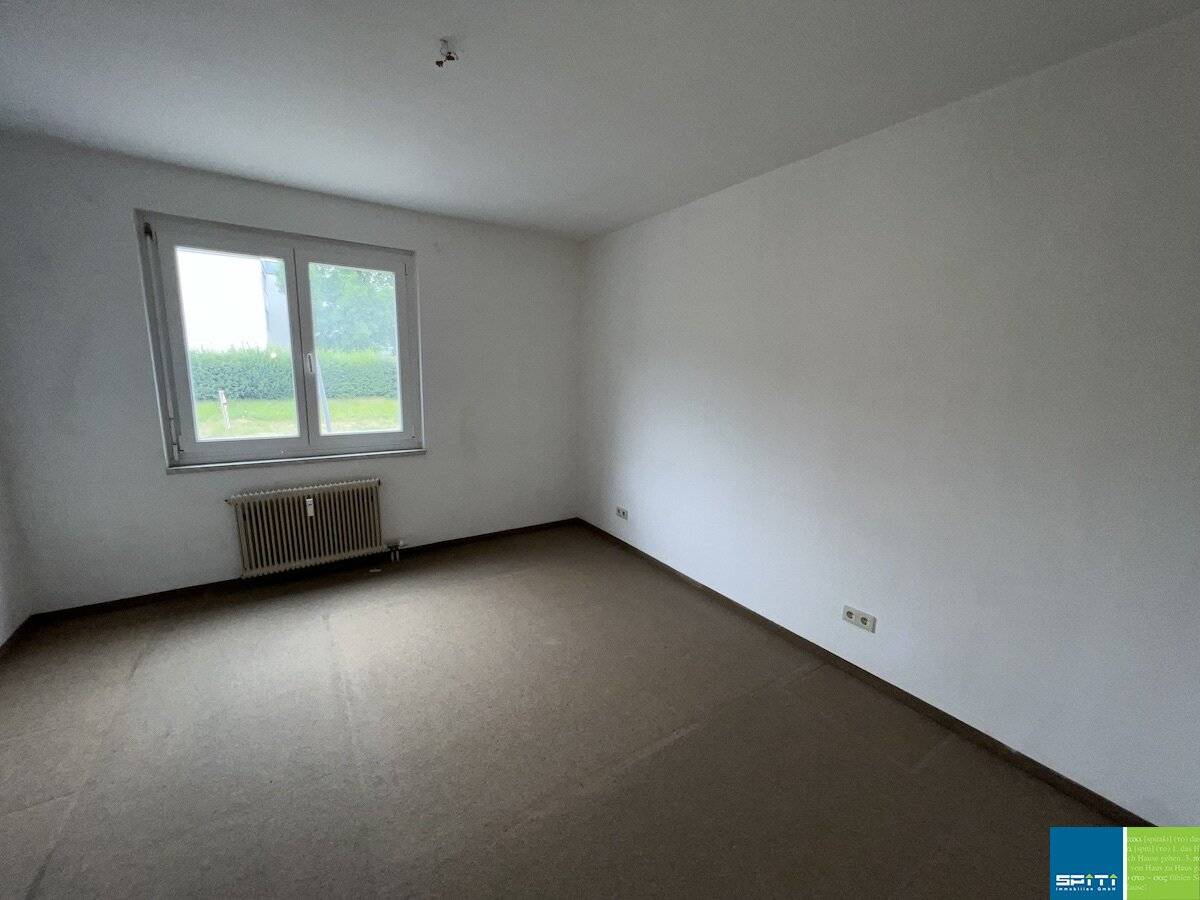 Bright 2 Room Apartment with Parquet in Brückl