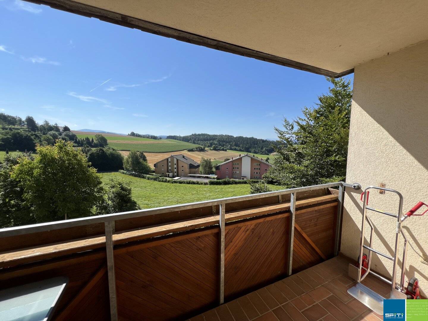 Bright Apartment with Southeast Loggia and Parquet in Treibach