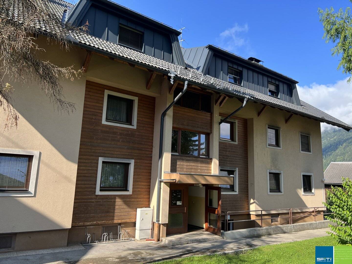 Mehrfamilienhaus mit 9 Einheiten in zentraler Lage