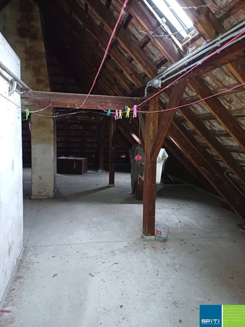 Rohdachboden mit Baubewilligung für vier Maisonettewohnungen