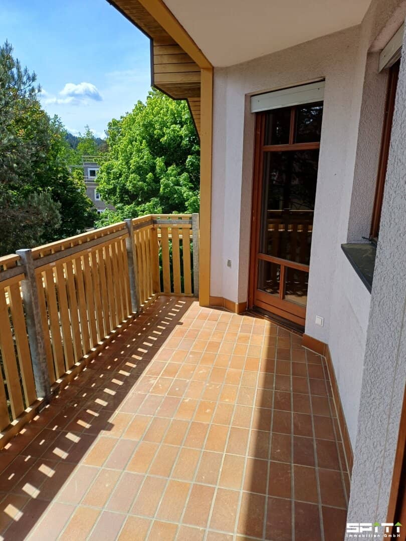 Sonnige 3 Zimmer Wohnung mit Balkon und Parkplatz