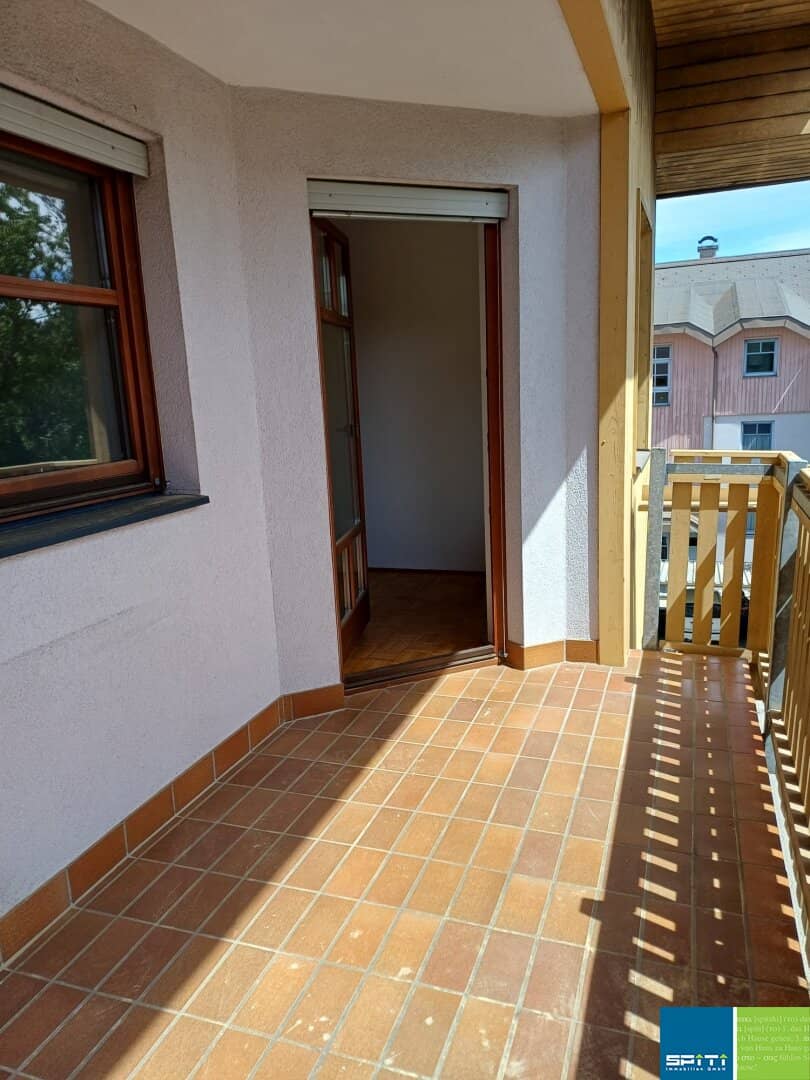 Sunny 3 Room Apartment with Balcony and Parking