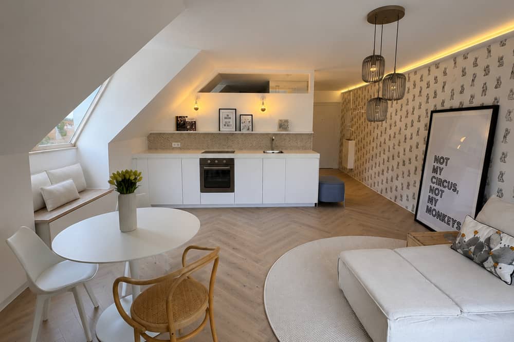 Helle Dachgeschosswohnung mit Kellerabteil in Anif