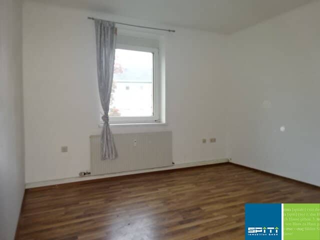 Sanierungsbedürftige Anlegerwohnung mit Kellerabteil in zentraler Lage