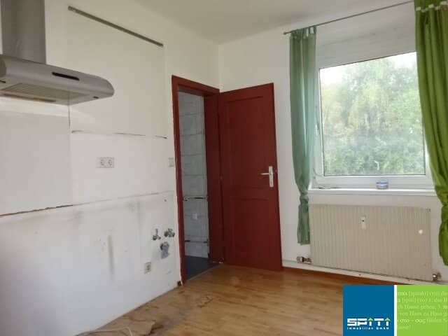 Sanierungsbedürftige Anlegerwohnung mit Kellerabteil in zentraler Lage