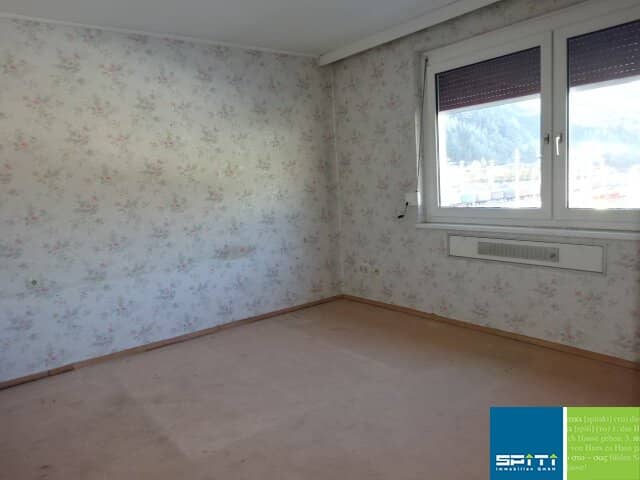Helle Wohnung mit Loggia in zentraler Lage