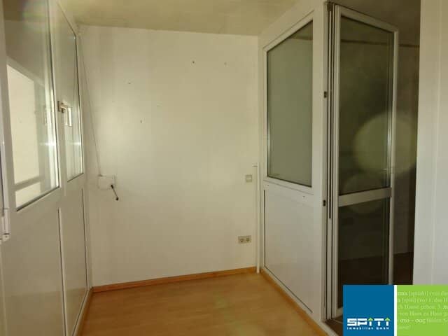 Helle Wohnung mit Loggia in zentraler Lage