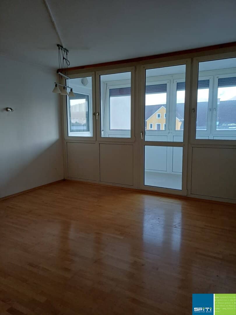 Helle 3 Zimmer Wohnung mit Loggia nahe dem Bahnhof