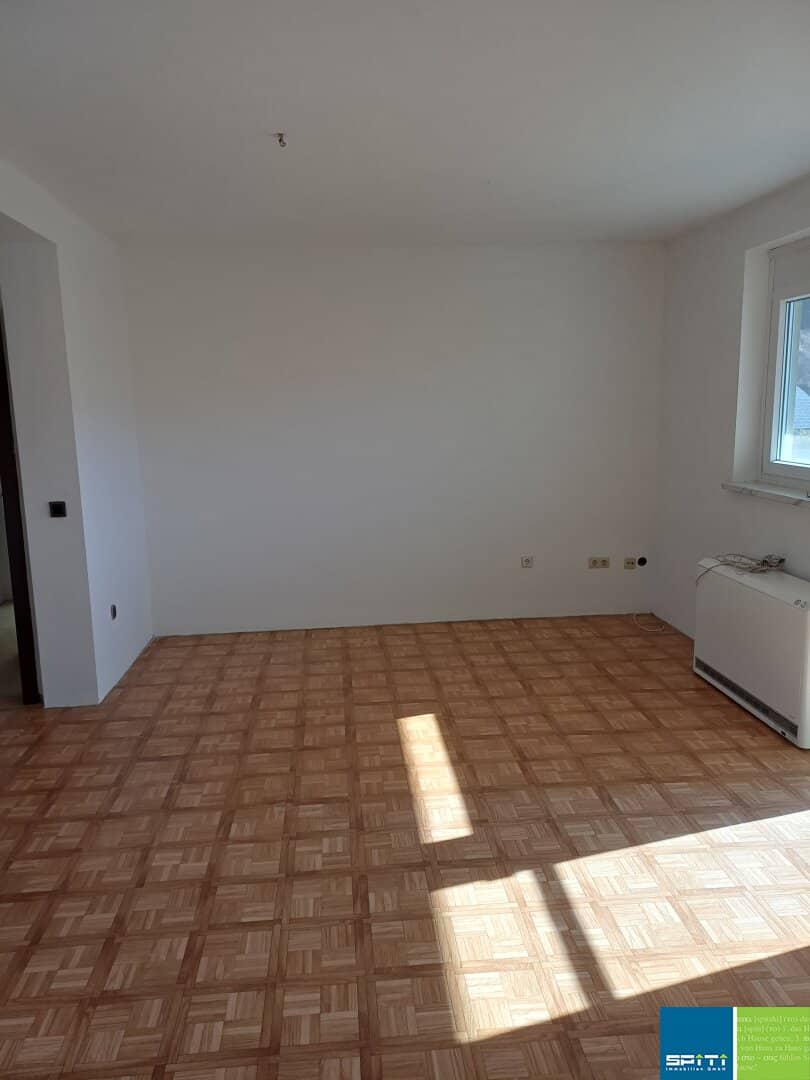 Helle 2 Zimmer Wohnung mit sonniger Terrasse
