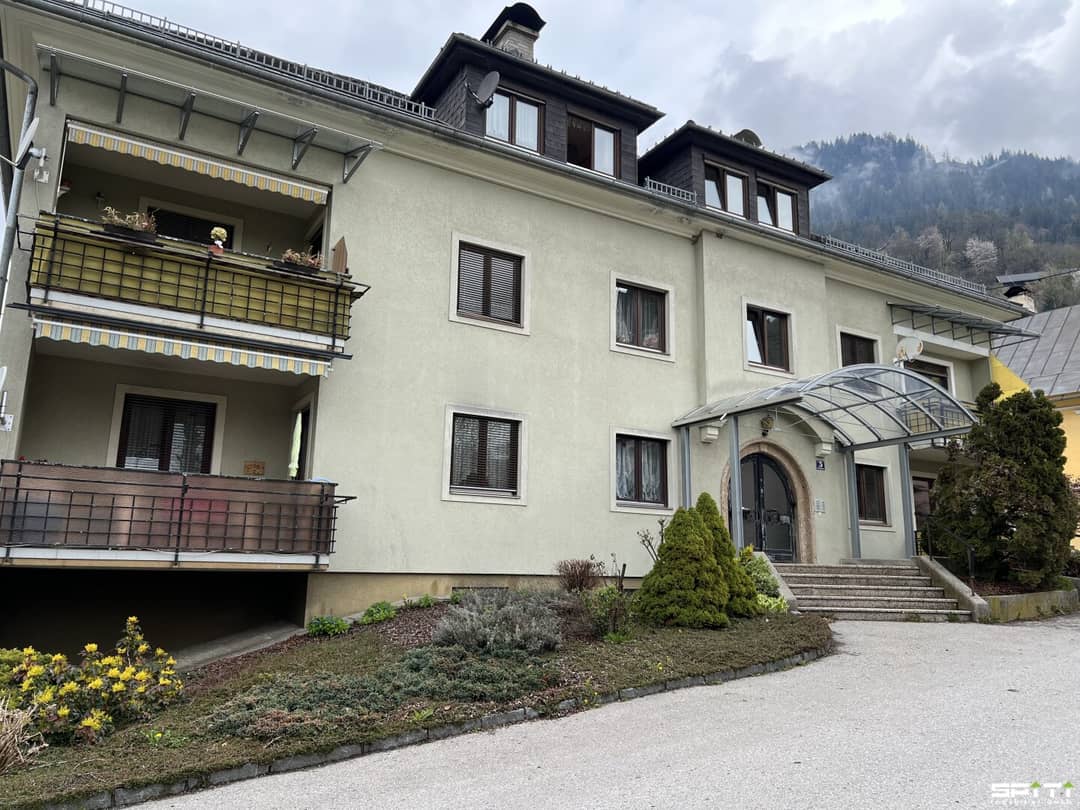 Mehrfamilienhaus mit 16 Wohneinheiten in zentraler Lage