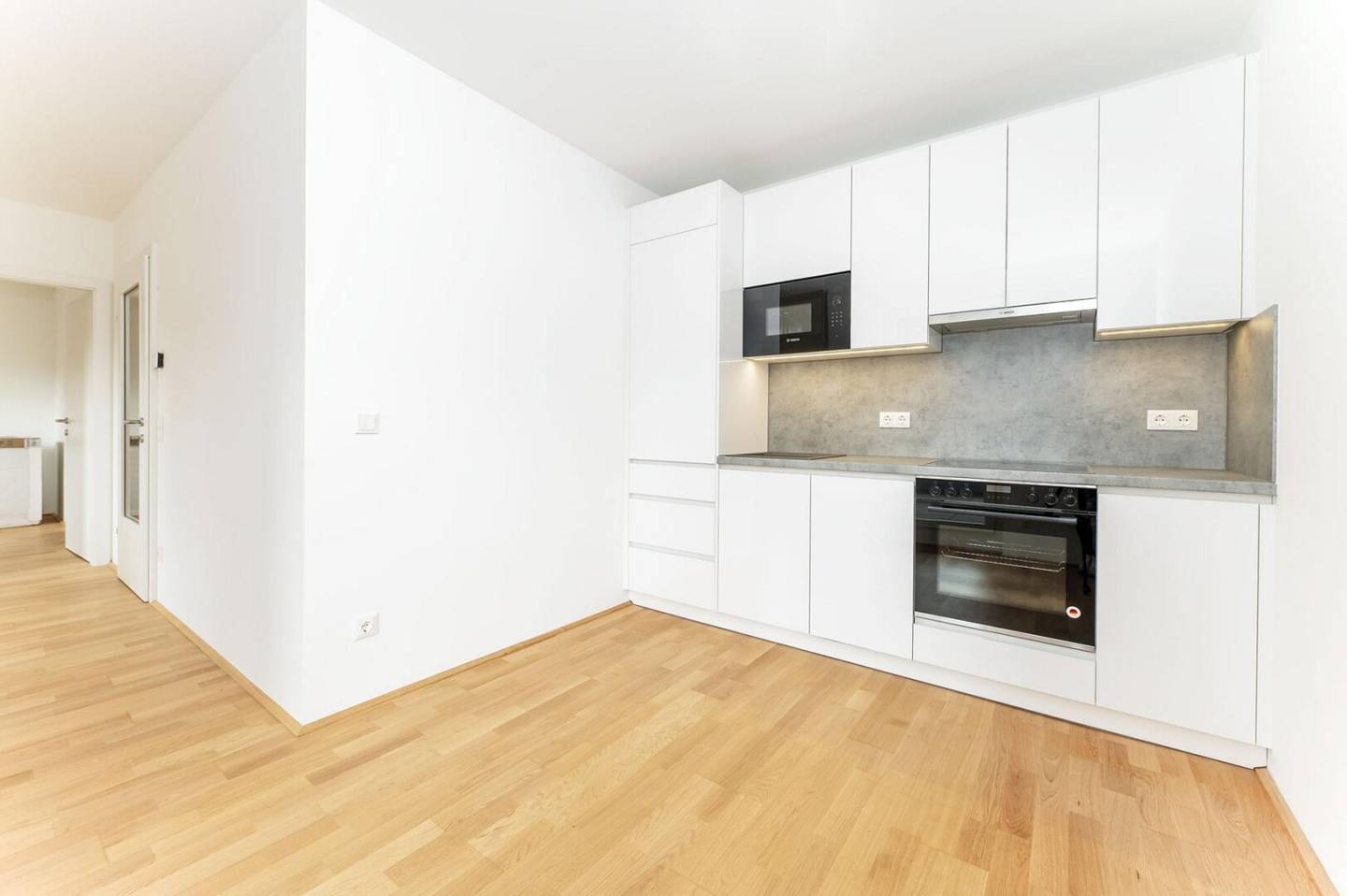 New build apartment with balcony and southwest orientation in Hietzing