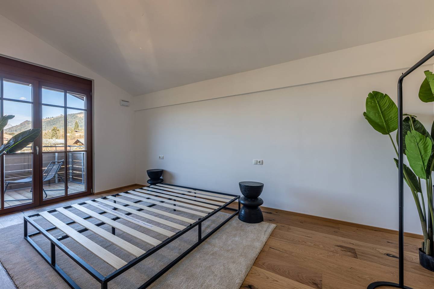 Neubau Dachgeschosswohnung mit Balkon und Aufzug
