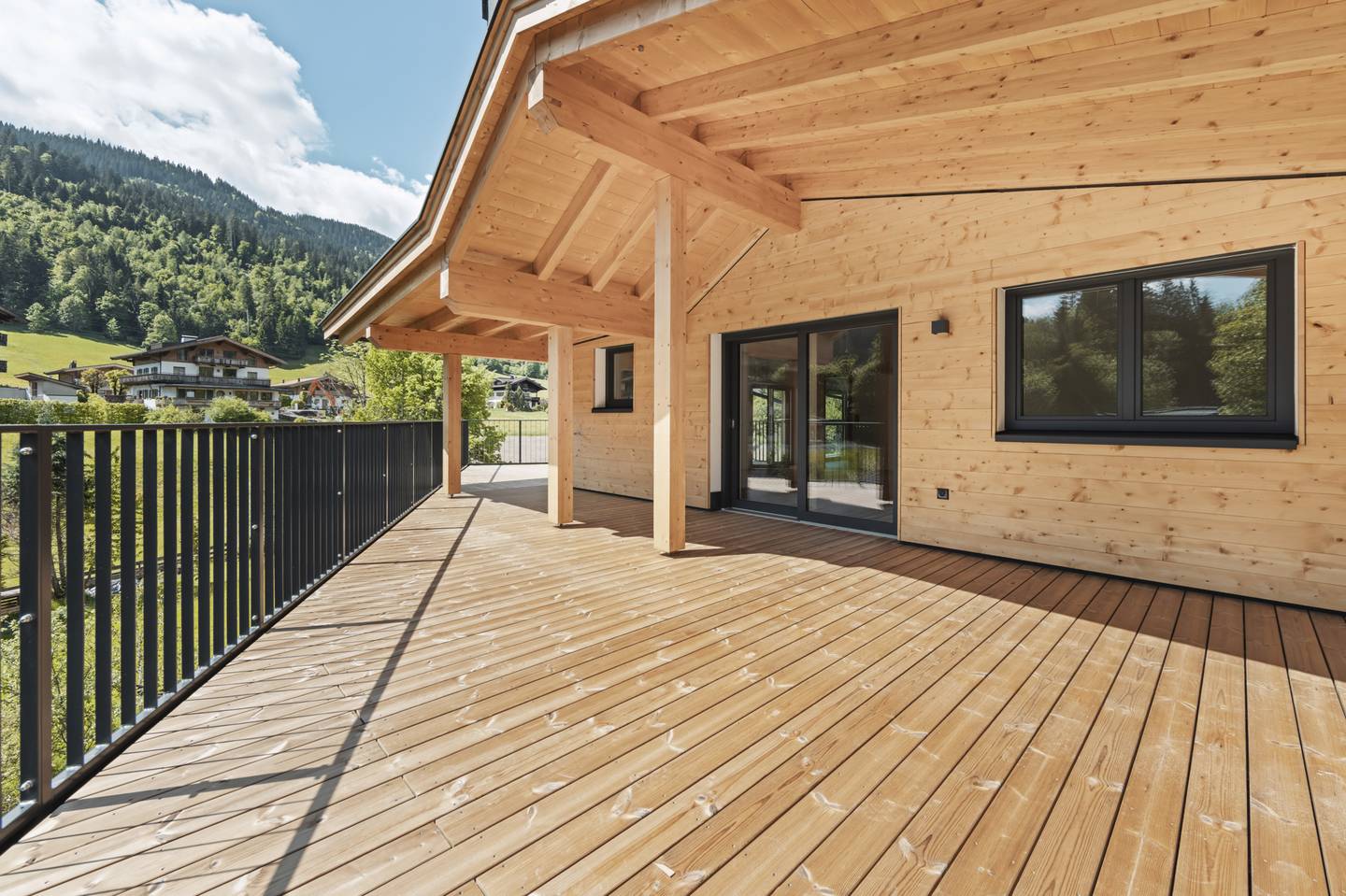 Penthouse mit Sonnenterrasse und Bergblick
