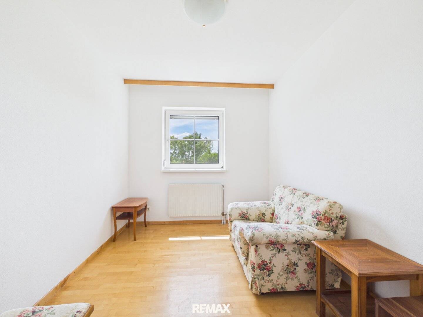 Helle Wohnung mit Balkon und Parkplatz in Gols
