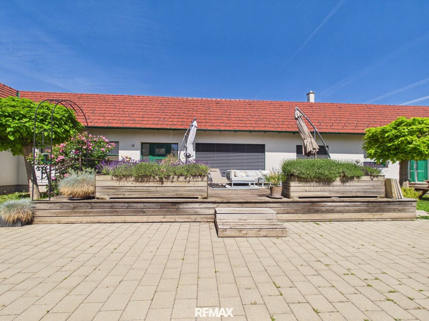Landhaus mit großem Grundstück und Garten in ruhiger Lage