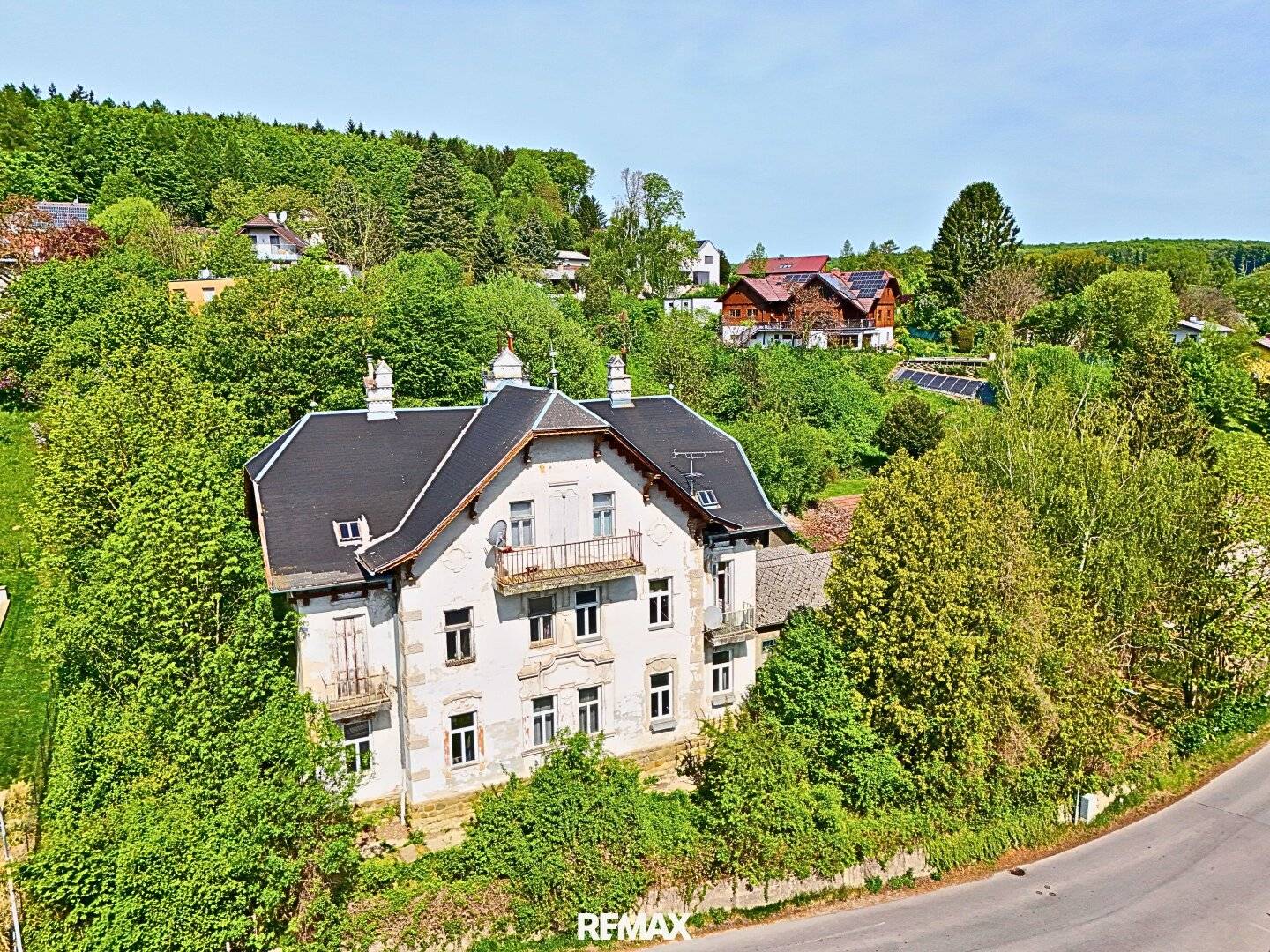 Großes Grundstück mit historischer Villa im Wienerwald