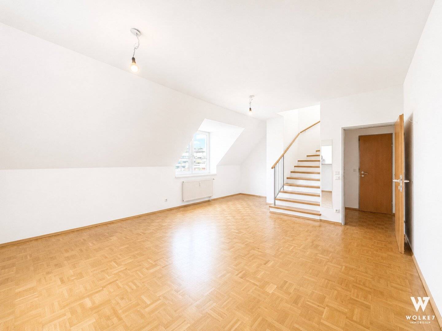 Bright Maisonette Apartment with Balcony and Underground Parking