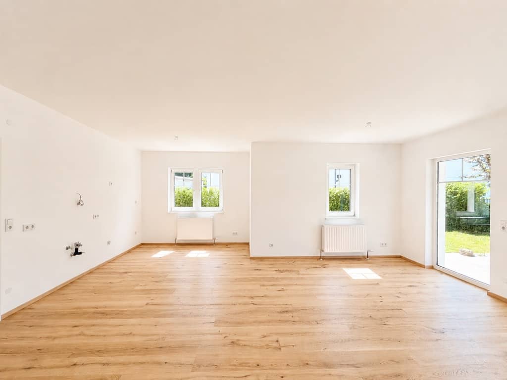 Barrierefreie Erdgeschosswohnung mit Terrassen und Gartenanteil