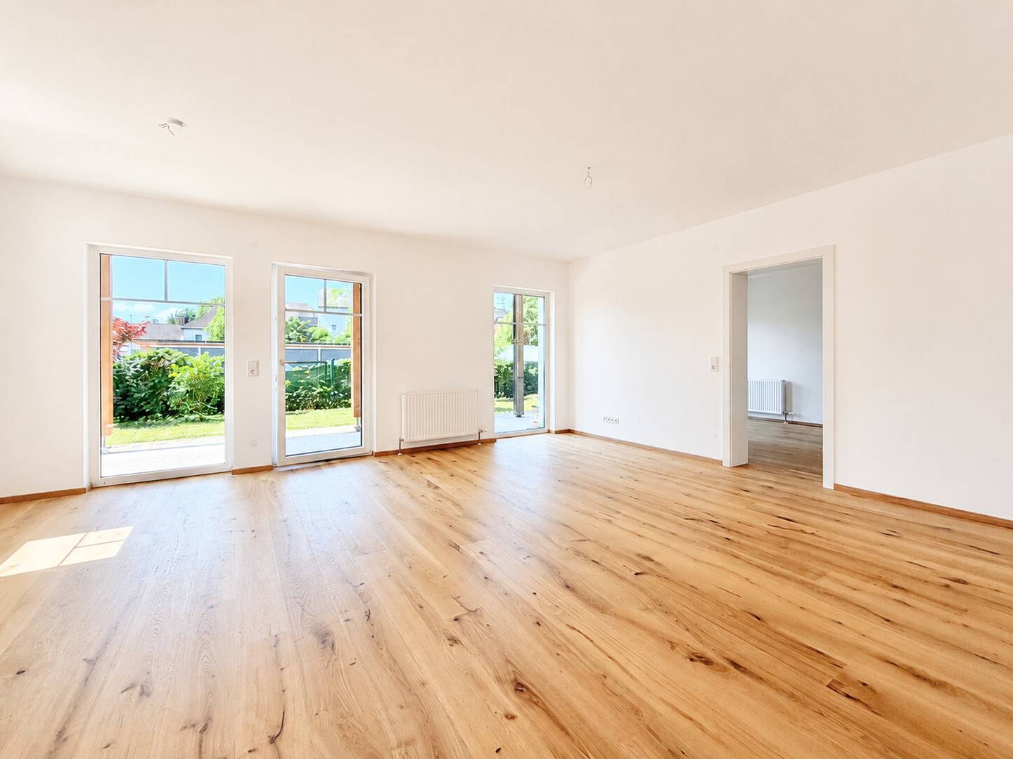 Barrierefreie Erdgeschosswohnung mit Terrassen und Gartenanteil