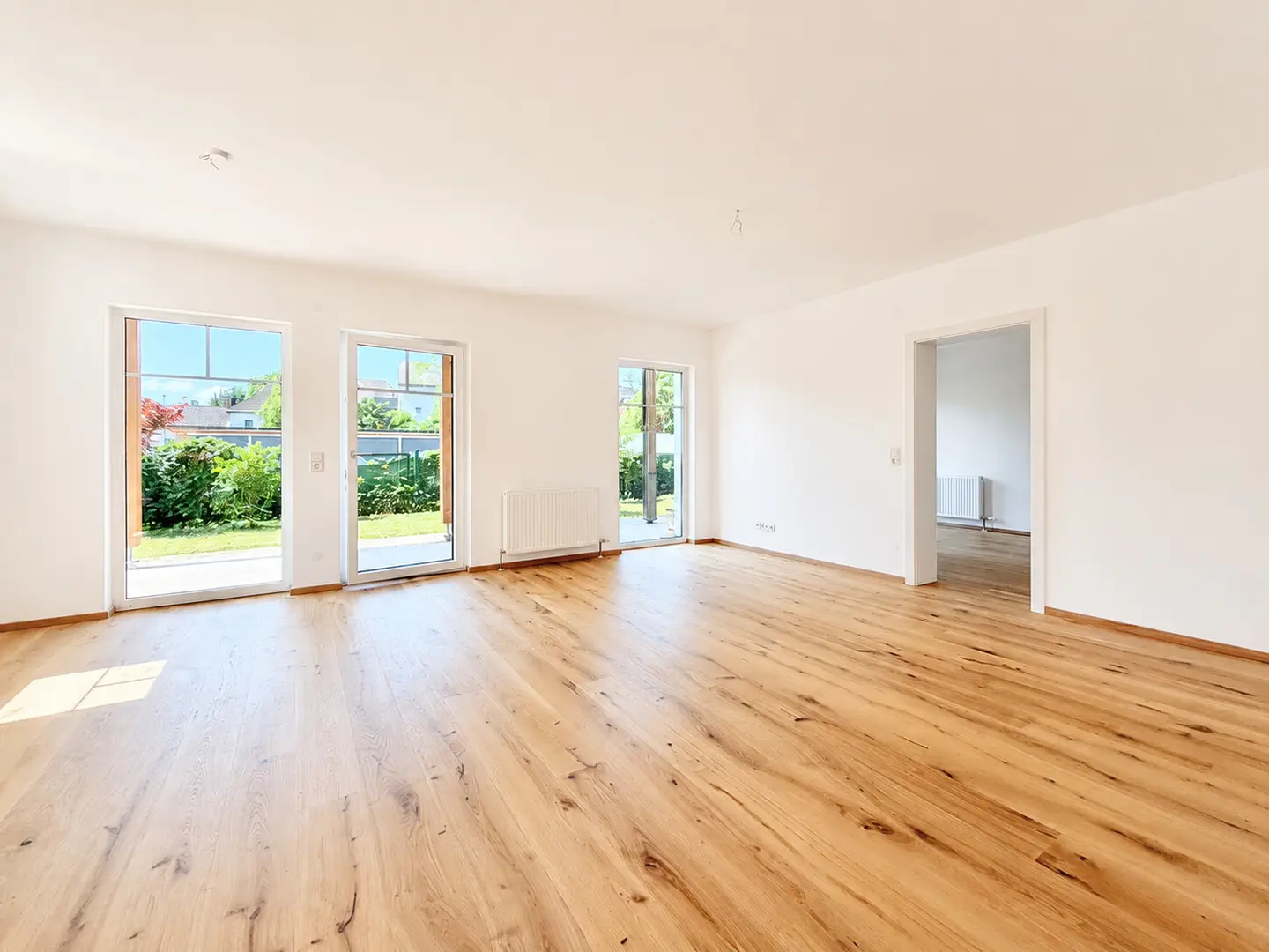 Barrierefreie Erdgeschosswohnung mit Terrassen und Gartenanteil