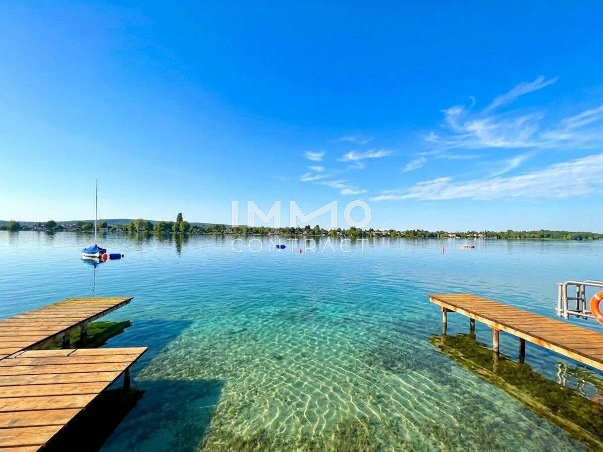 Ferienhaus mit Terrasse und Seeblick am Neufelder See