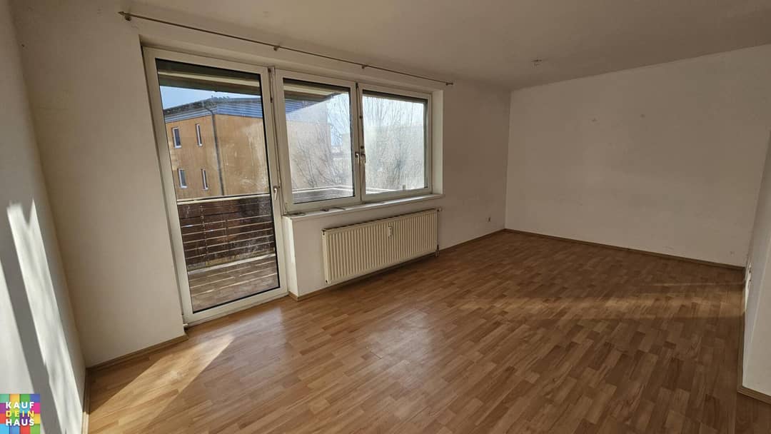 Apartment with balcony and central heating
