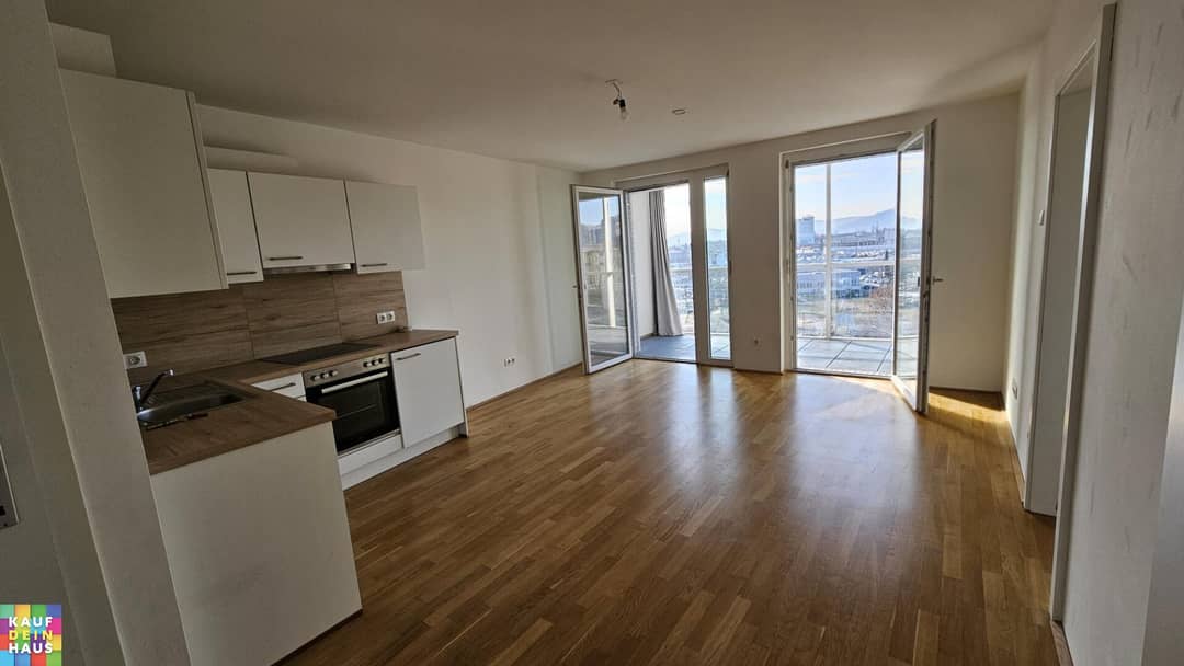 Wohnung with loggia and kitchen central location