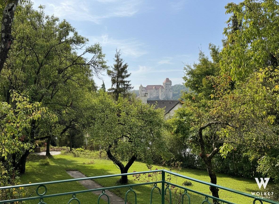 Historisches Haus mit Burgblick und großem Garten in Maria Enzersdorf