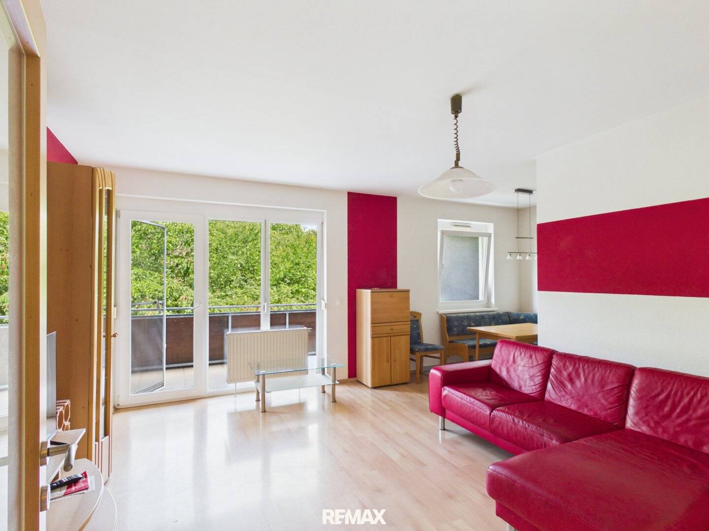 Geräumige Etagenwohnung mit sonniger Südwest Loggia und Waldblick