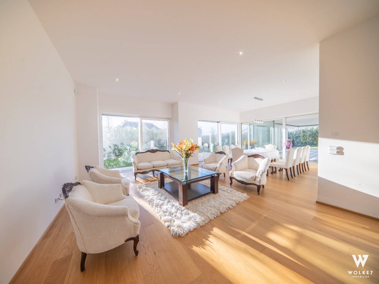 Villa with indoor pool and spacious garden in Fontana