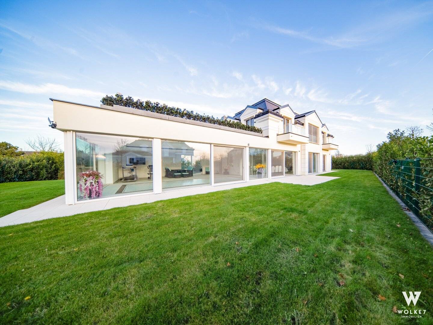 Villa with indoor pool and spacious garden in Fontana