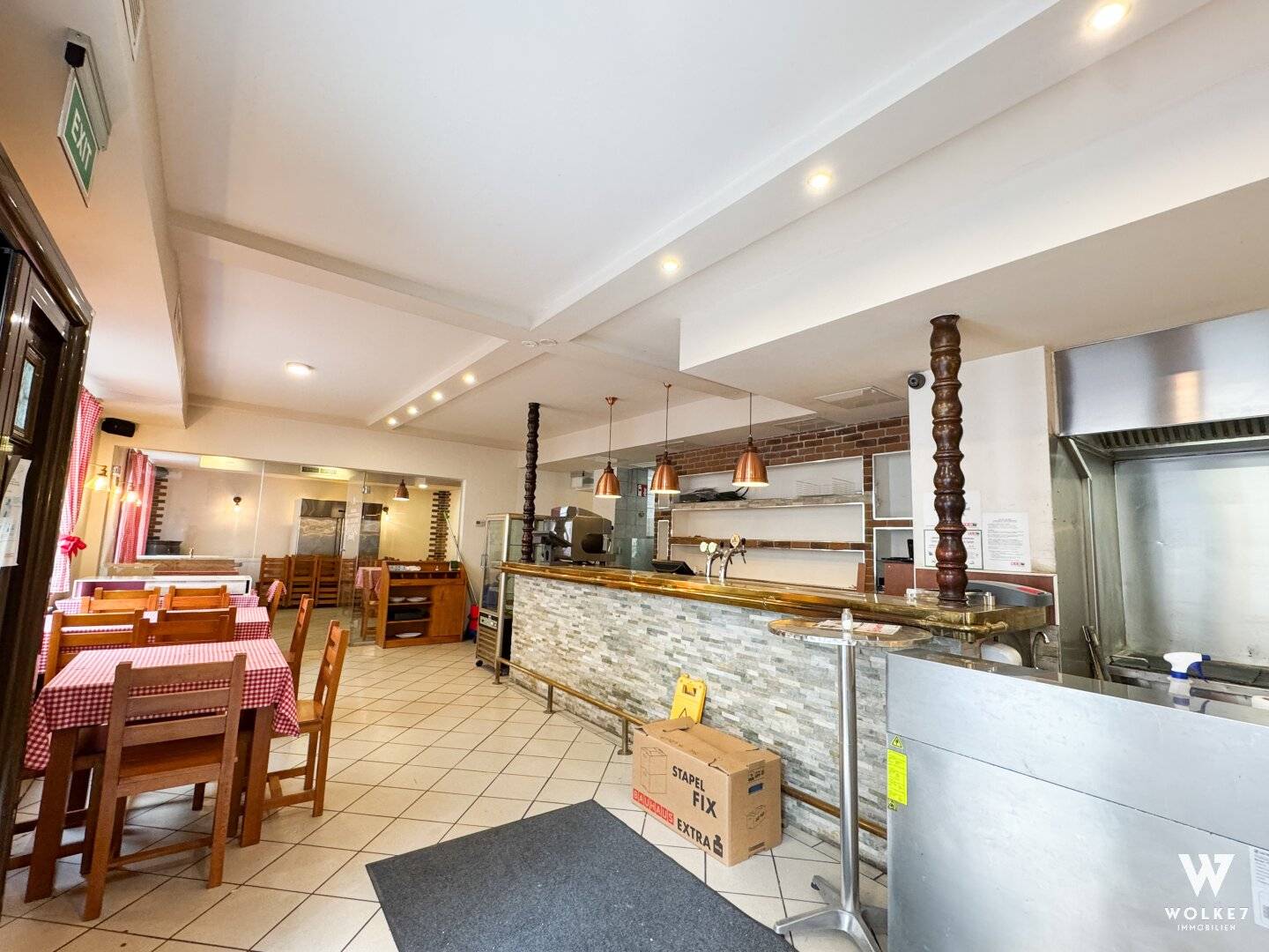 Barrierefreies Restaurant mit Grill und Bar in Toplage