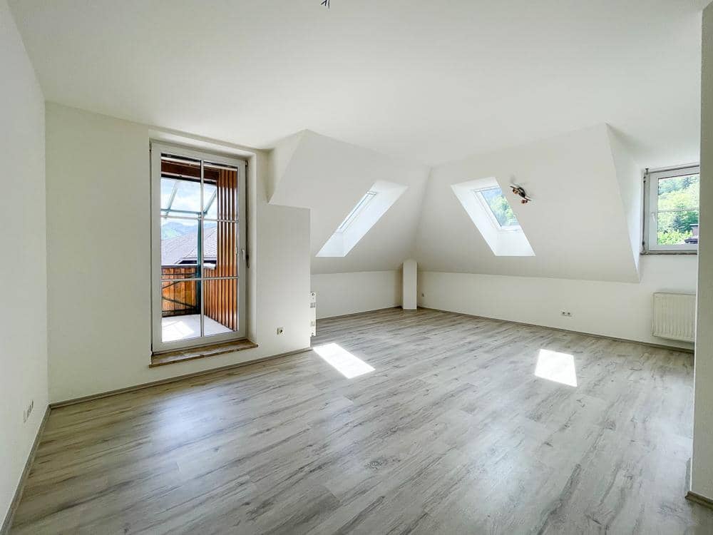 Helle Dachgeschosswohnung mit überdachter Terrasse